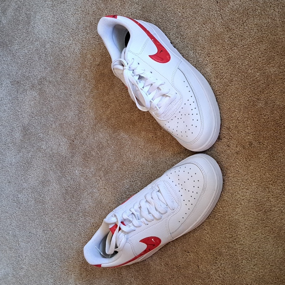 Men's Nike court vision low shoes. Size 8.5. Like new condition.
